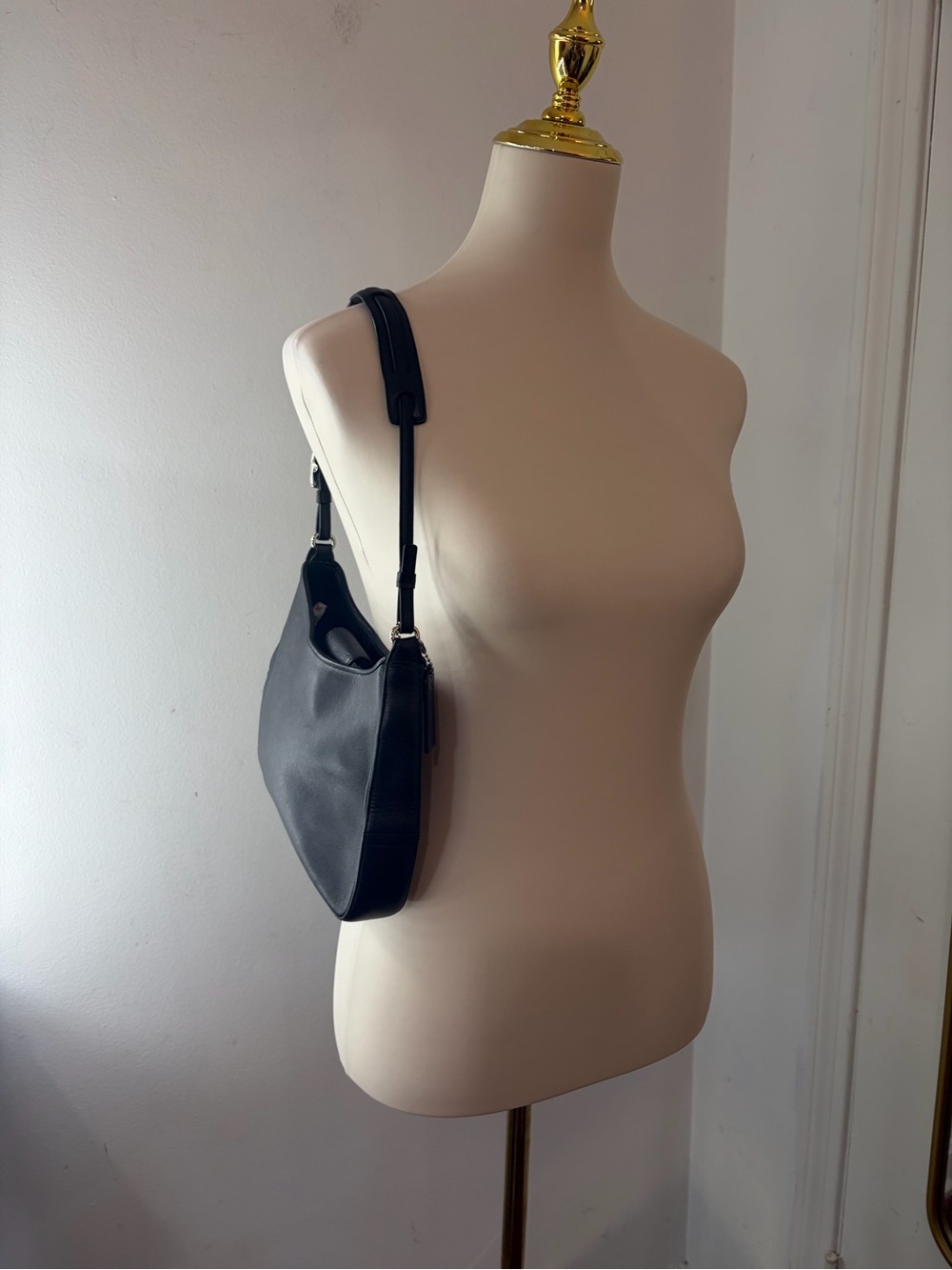 Y2K Coach Black Smooth Leather Crescent Shoulder Bag